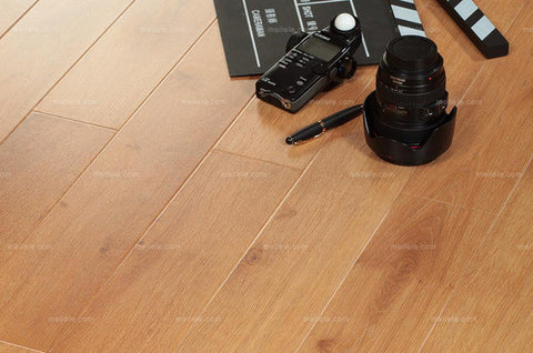 Oak Laminate Timber Flooring 12mm